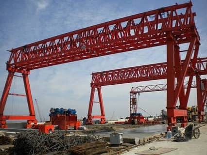 龍門吊的工作機(jī)構(gòu)包括哪些