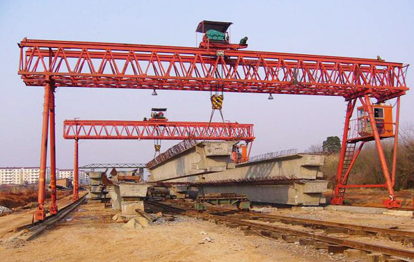 龍門吊地基不夠硬是怎么回事？那我們該怎么加固龍門吊地基？