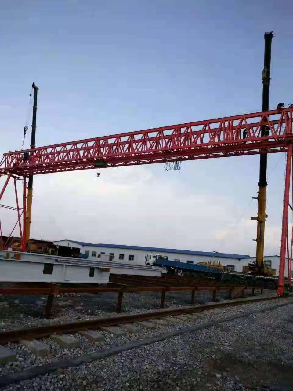 為什么龍門吊還需要做地基?當(dāng)?shù)孛嫫露缺容^大時，我們該怎么做龍門吊地基?