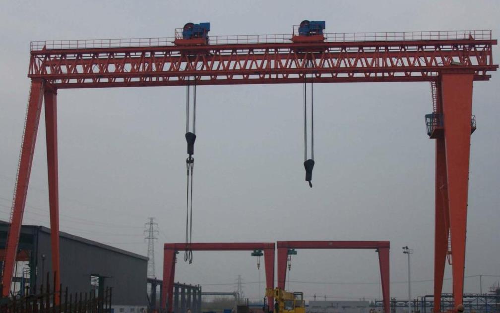 ME雙主梁雙小車龍門吊安裝有哪些流程？做哪些準(zhǔn)備工作