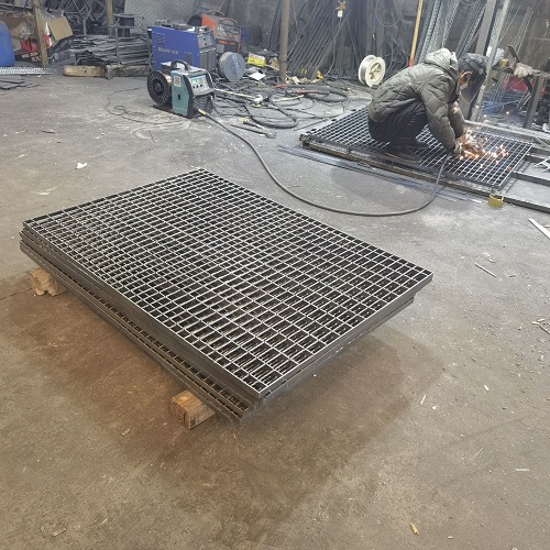 如何選擇需要的平臺(tái)鋼格板鋼格柵選購(gòu)指南