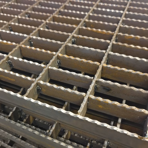 齒形平臺鋼格柵鋼格板的特性、應用和可靠性