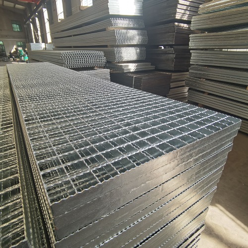 客戶血淚教訓(xùn)：選錯(cuò)鋼格板規(guī)格，3個(gè)月就變形