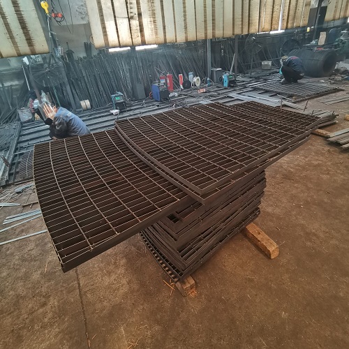 海上平臺(tái)防滑鋼格板：抗鹽霧腐蝕技術(shù)詳解！