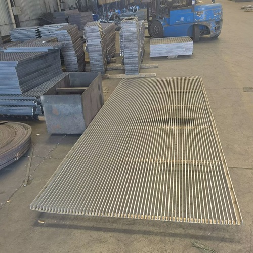 鋼格柵性能大揭秘：憑什么成為工程界寵兒？