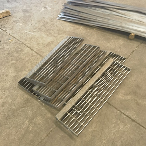 鋼格板是如何實(shí)現(xiàn)快速排水的