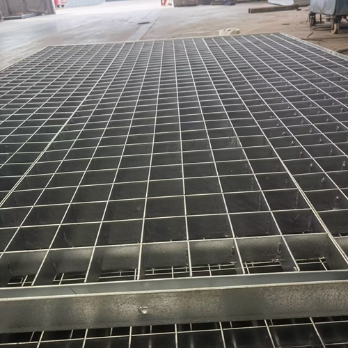 鋼格板用于學校實訓平臺的真實案例